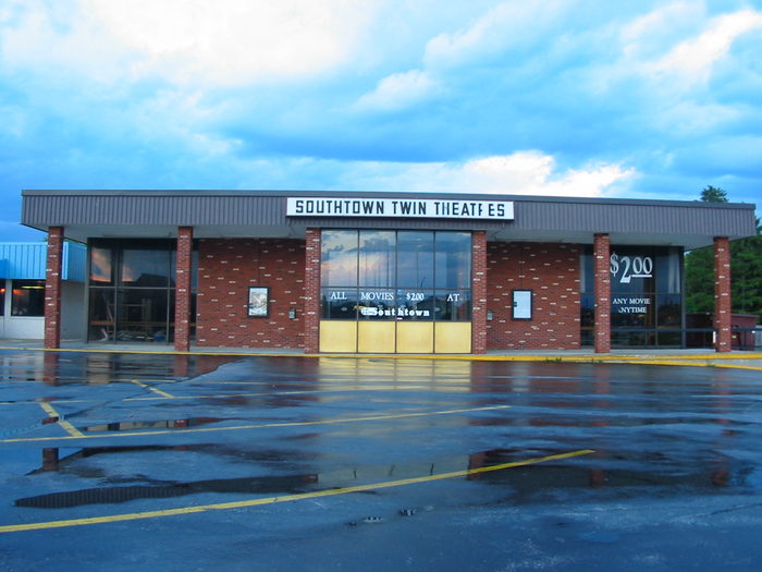 Southtown Twin Theatres - June 2002 (newer photo)